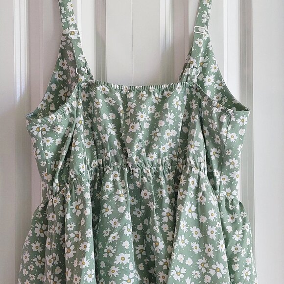 BloomChic Light Green Floral Peplum Tank Top Women's Size 12 - Picture 5 of 10